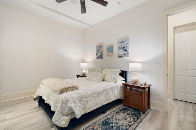 2208 Post Office Street 302, Galveston, TX 77550