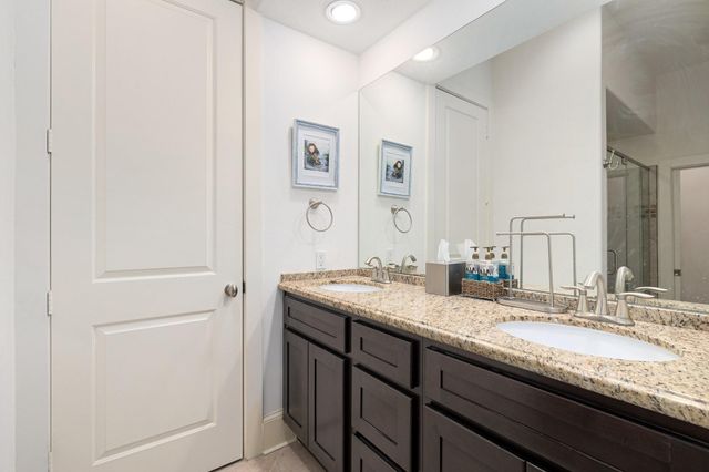 2208 Post Office Street 302, Galveston, TX 77550