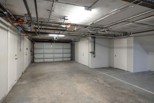 2208 Post Office Street 302, Galveston, TX 77550