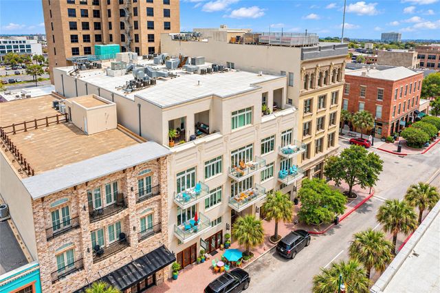 2208 Post Office Street 302, Galveston, TX 77550