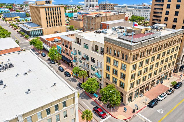 2208 Post Office Street 302, Galveston, TX 77550