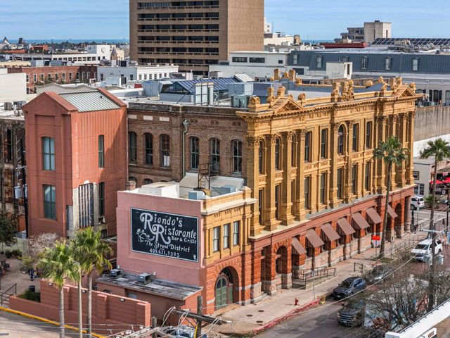 2208 Post Office Street 302, Galveston, TX 77550