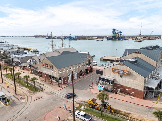 2208 Post Office Street 302, Galveston, TX 77550