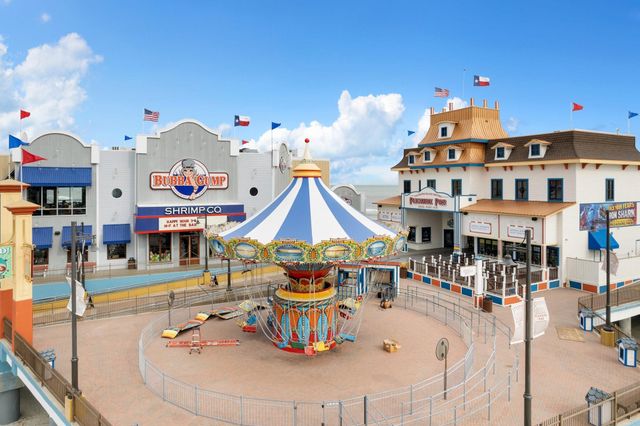 2208 Post Office Street 302, Galveston, TX 77550