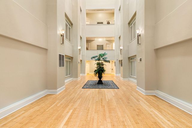 2208 Post Office Street 302, Galveston, TX 77550