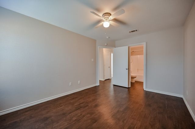 607 Kings Way Drive B, Mansfield, TX 76063