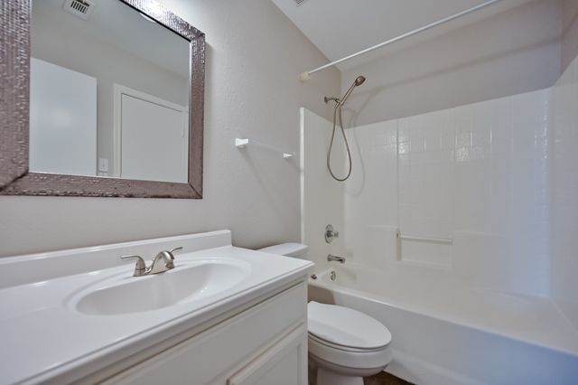 607 Kings Way Drive B, Mansfield, TX 76063