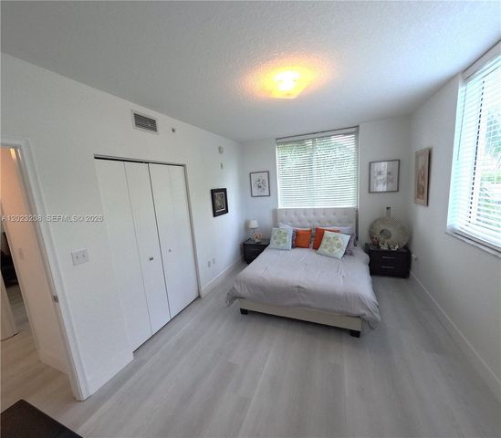 2775 NE 187th St 314, Aventura, FL 33180
