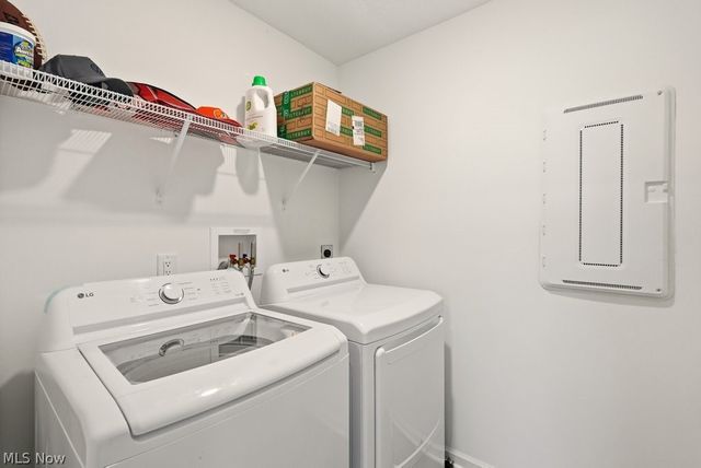 677 Crossings Lane, Akron, OH 44320