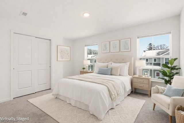 677 Crossings Lane, Akron, OH 44320