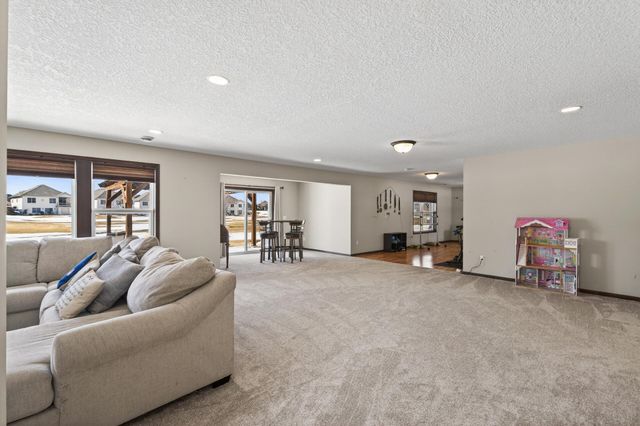 9326 Kagan Circle NE, Otsego, MN 55362