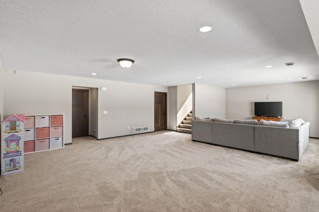 9326 Kagan Circle NE, Otsego, MN 55362