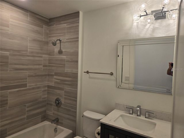 1703 N TAMIAMI TRAIL B504, Sarasota, FL 34234