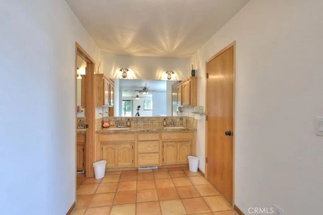 11714 Livingston Cressey, Livingston, CA 95334