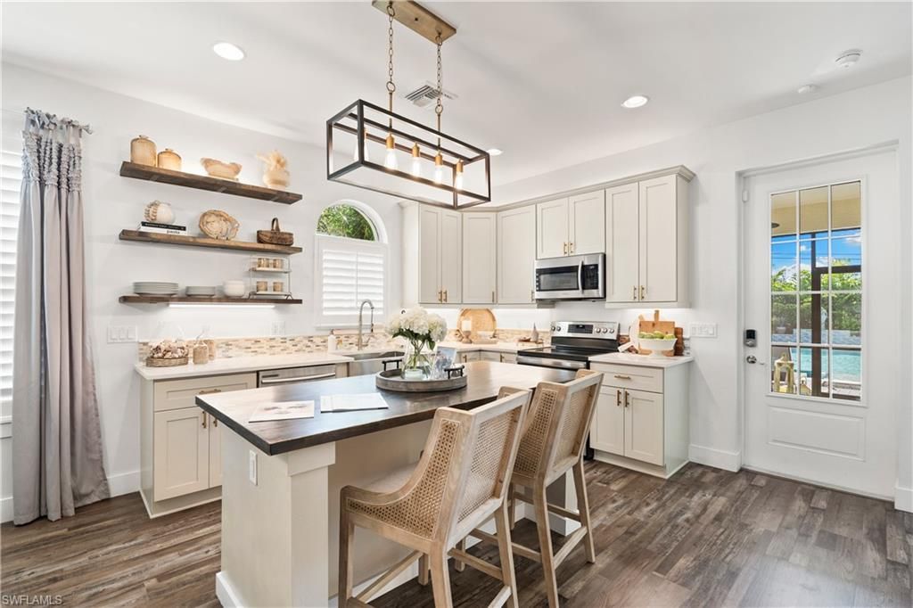 3060 Woodside AVE, NAPLES, FL 34112 — photo 3