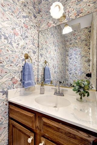 213 Dogleg DR, Williamsburg, VA 23188