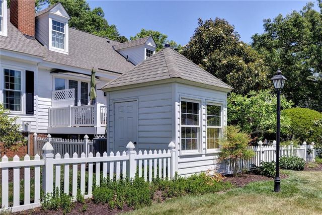 213 Dogleg DR, Williamsburg, VA 23188