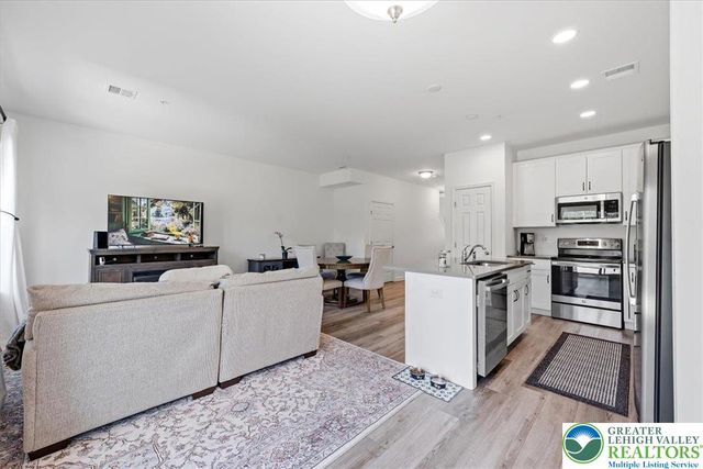 133 Scotty Drive, Easton, PA 18045