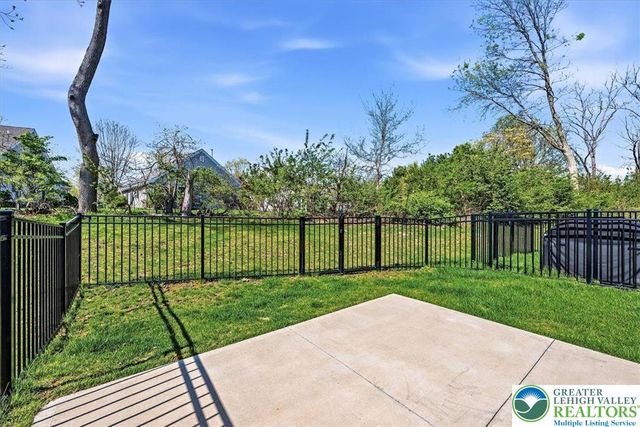 133 Scotty Drive, Easton, PA 18045
