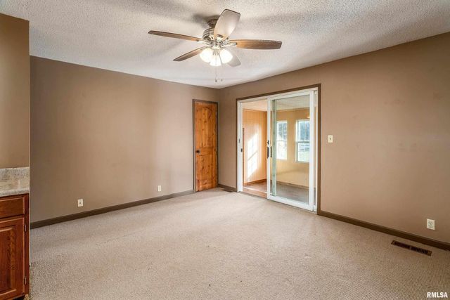 18662 Liberty School Road, Thompsonville, IL 62890