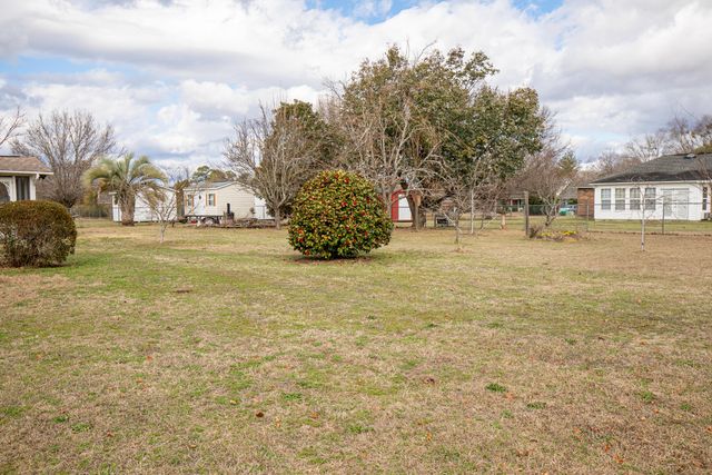 2525 Nicholson Drive, Sumter, SC 29153