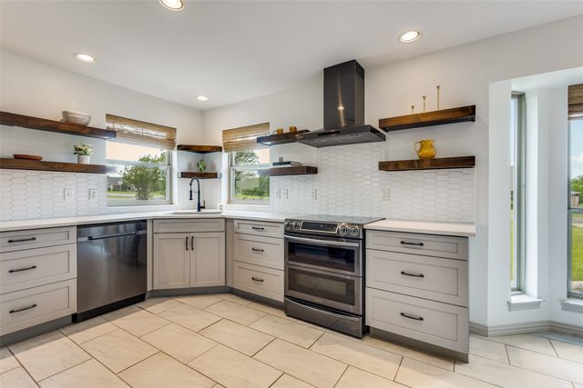 897 Cypress Point Drive, Gunter, TX 75058
