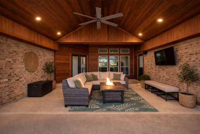 897 Cypress Point Drive, Gunter, TX 75058