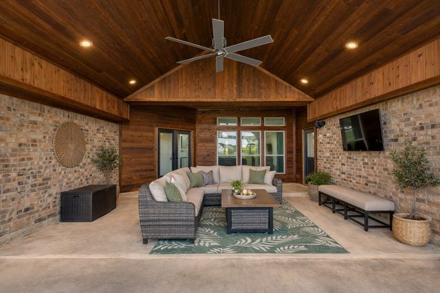 897 Cypress Point Drive, Gunter, TX 75058