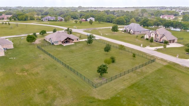 897 Cypress Point Drive, Gunter, TX 75058