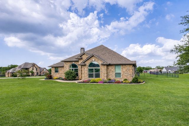 897 Cypress Point Drive, Gunter, TX 75058