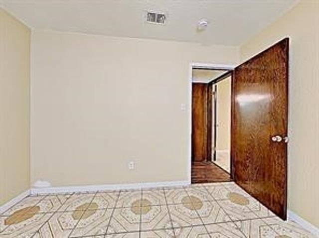 2405 Laredo Court, Arlington, TX 76015