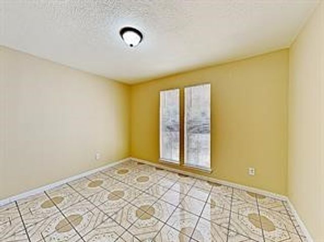 2405 Laredo Court, Arlington, TX 76015