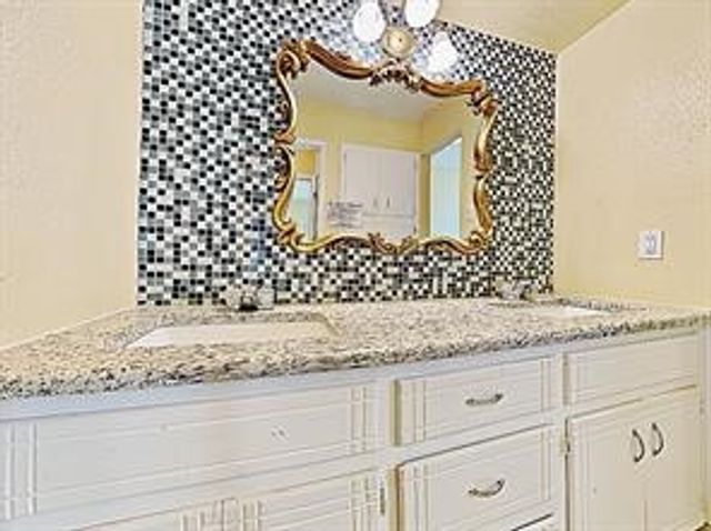 2405 Laredo Court, Arlington, TX 76015