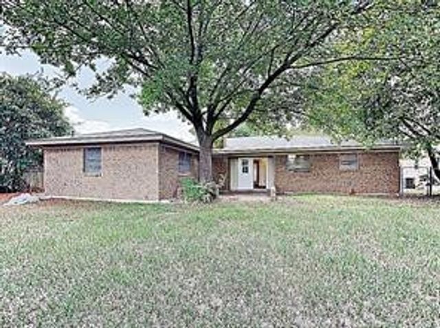 2405 Laredo Court, Arlington, TX 76015