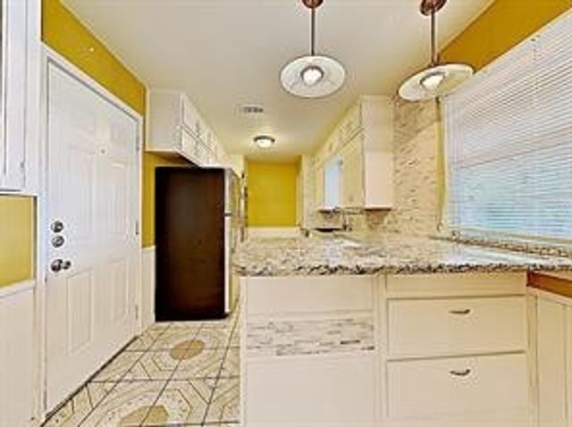 2405 Laredo Court, Arlington, TX 76015