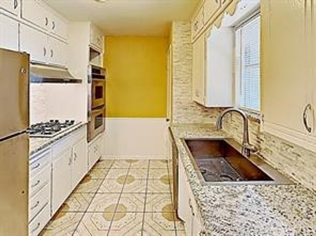 2405 Laredo Court, Arlington, TX 76015