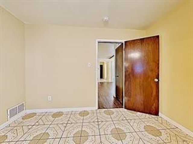 2405 Laredo Court, Arlington, TX 76015