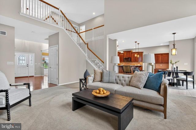 10 SURREY DR, Stevens, PA 17578