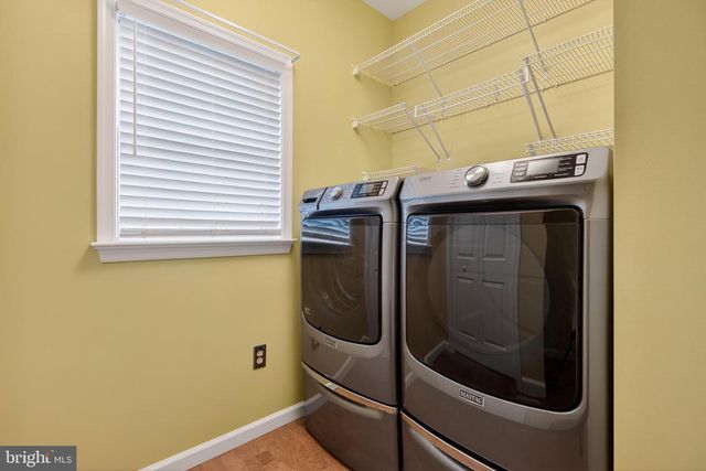 10 SURREY DR, Stevens, PA 17578