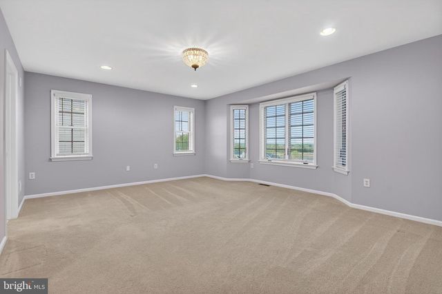 10 SURREY DR, Stevens, PA 17578