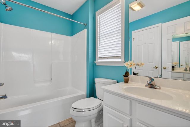 10 SURREY DR, Stevens, PA 17578