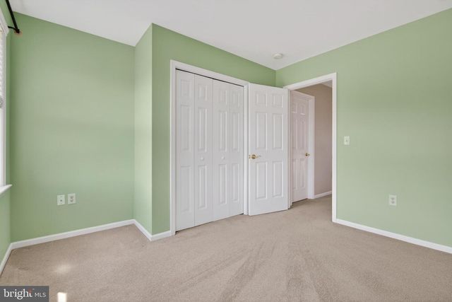 10 SURREY DR, Stevens, PA 17578