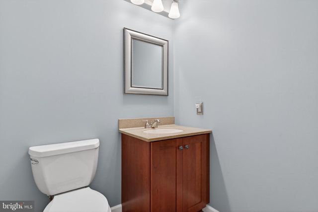 10 SURREY DR, Stevens, PA 17578