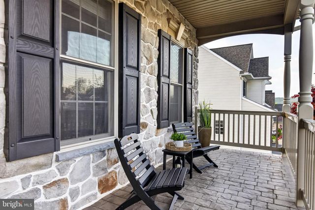 10 SURREY DR, Stevens, PA 17578