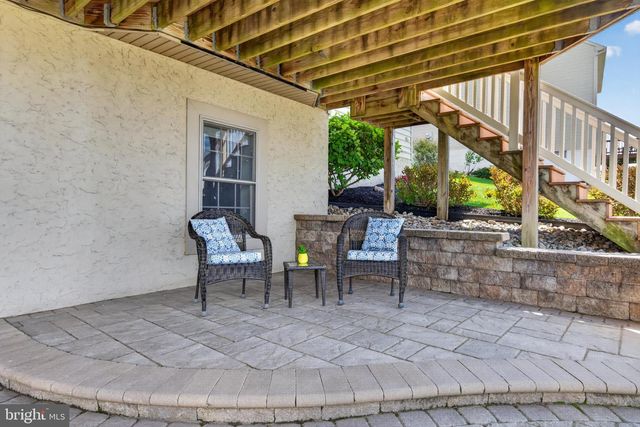 10 SURREY DR, Stevens, PA 17578