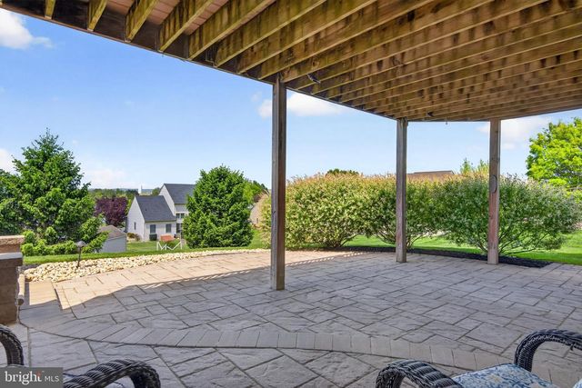 10 SURREY DR, Stevens, PA 17578
