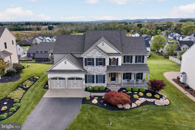 10 SURREY DR, Stevens, PA 17578