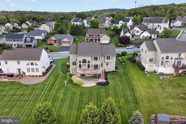 10 SURREY DR, Stevens, PA 17578