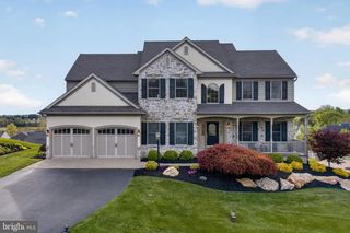 10 SURREY DR, Stevens, PA 17578