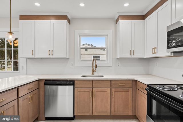 332 SENECA TRL, Browns Mills, NJ 08015